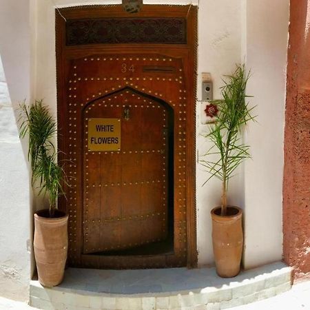 Riad White Flowers Marrakesh Buitenkant foto