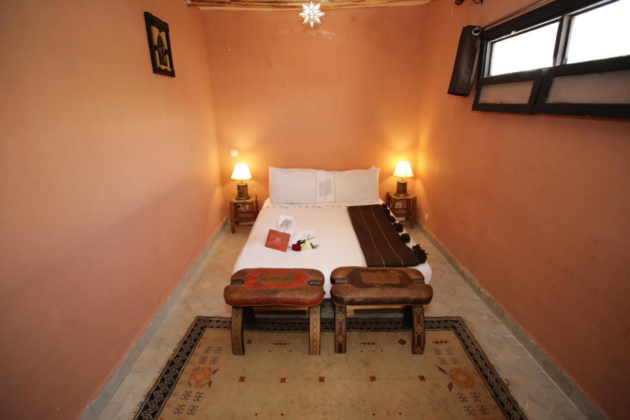Riad White Flowers Marrakesh Buitenkant foto
