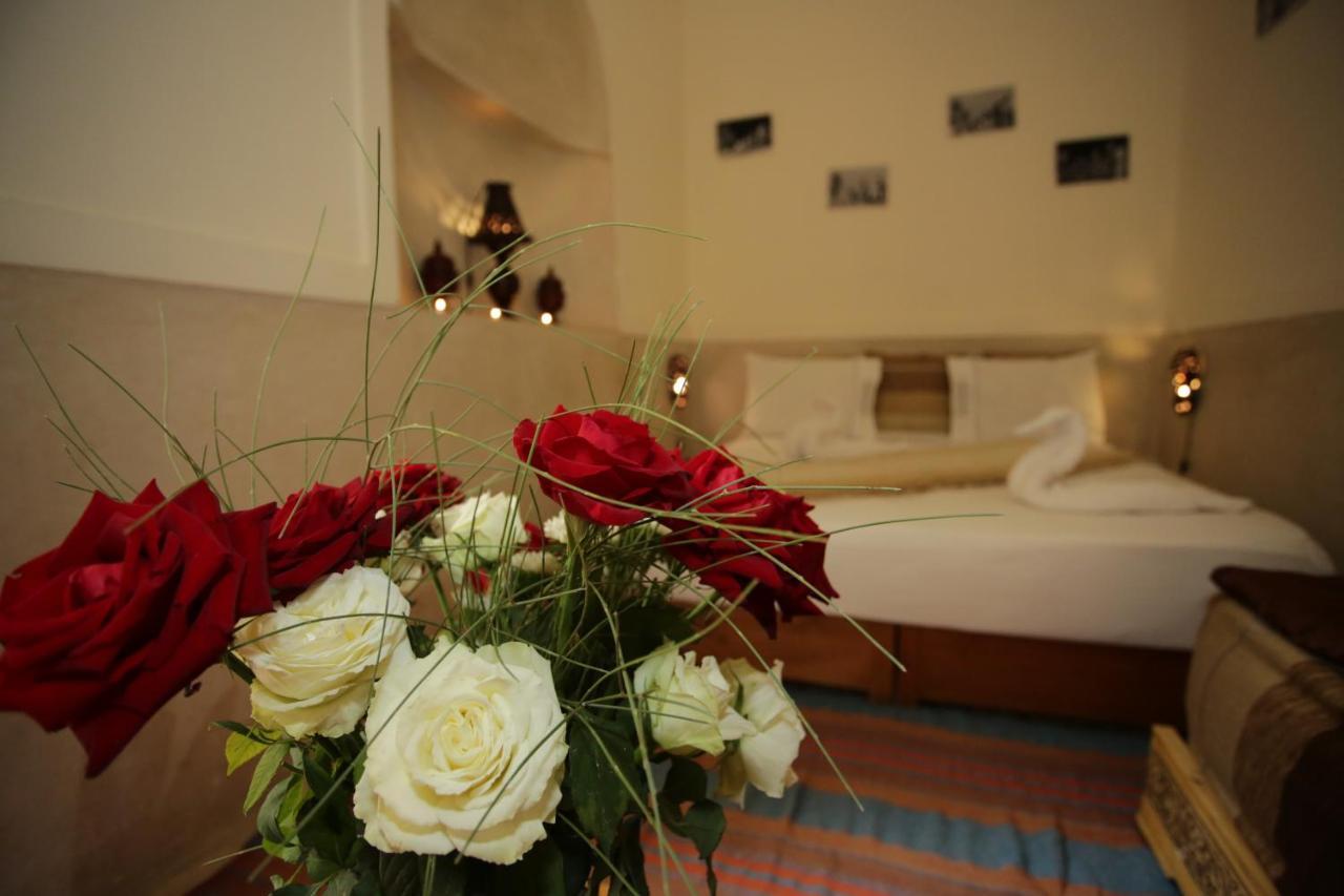 Riad White Flowers Marrakesh Buitenkant foto
