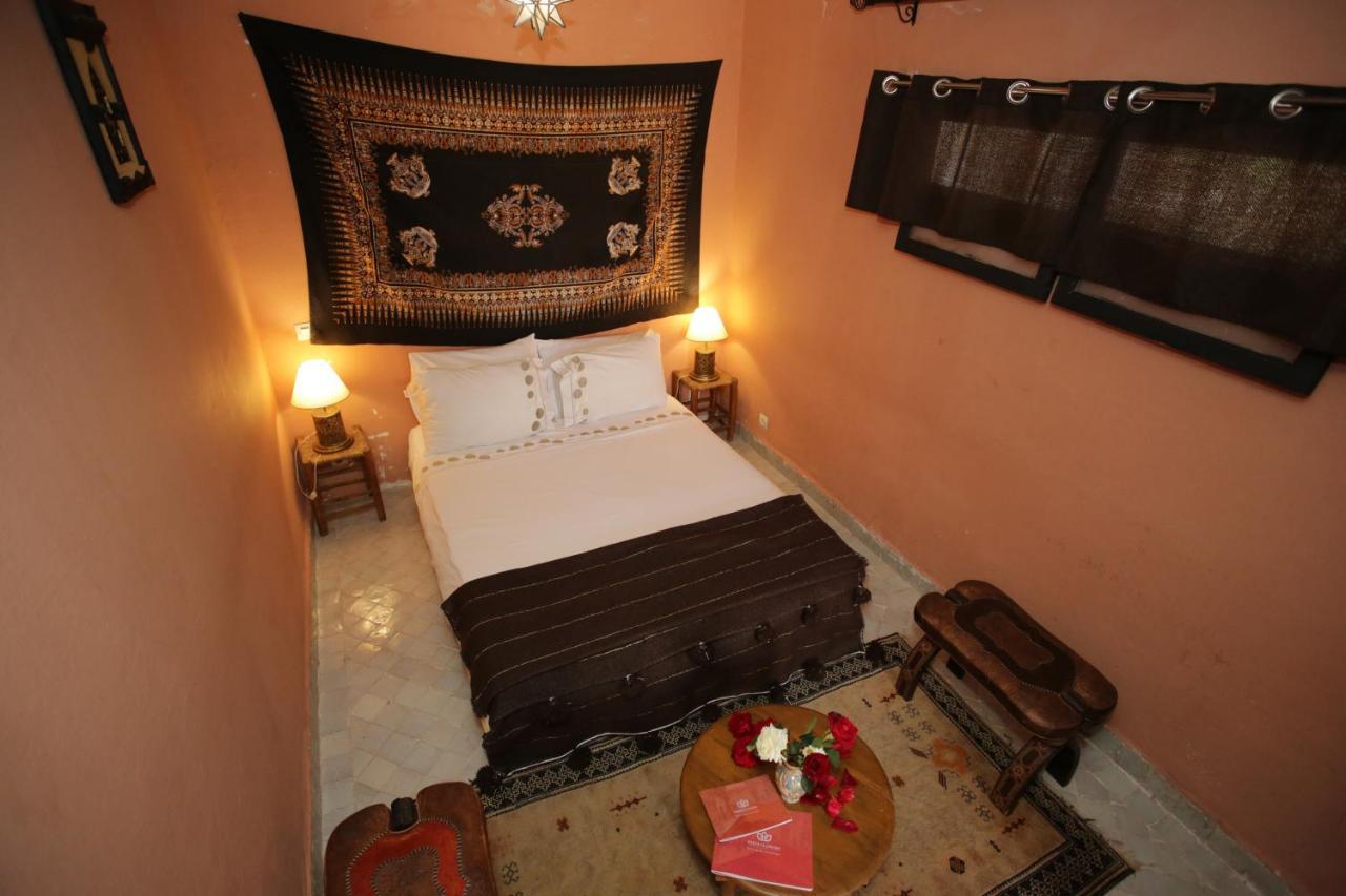 Riad White Flowers Marrakesh Buitenkant foto