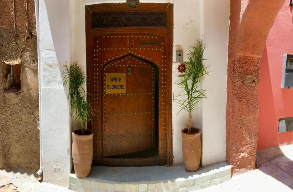 Riad White Flowers Marrakesh Buitenkant foto